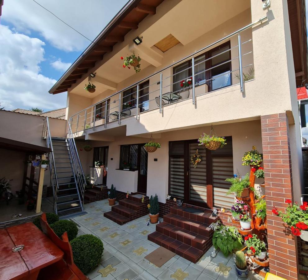 Splendid House Hotel ฟาการาช ภายนอก รูปภาพ